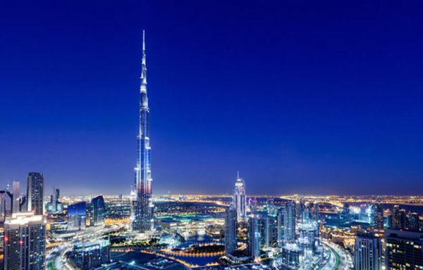 Experience the breathtaking views from level 124 of the world's tallest building, the Burj Khalifa, during non-peak hours.