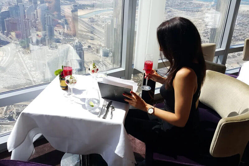 burj khalifa tickets with roof top meal lunch (2)