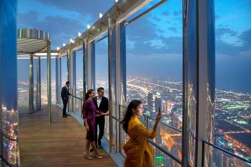 burj khalifa tickets with roof top meal lunch (3)