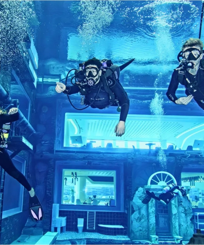 Deep Dive Dubai